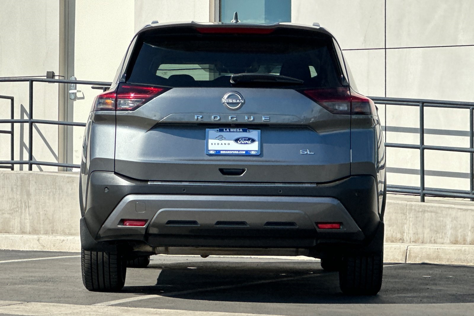 2022 Nissan Rogue SL photo 3
