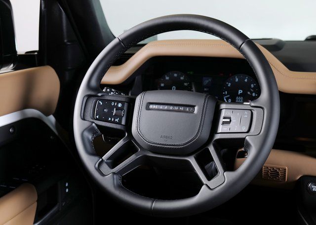 2025 Land Rover Defender 130 V8 photo 11