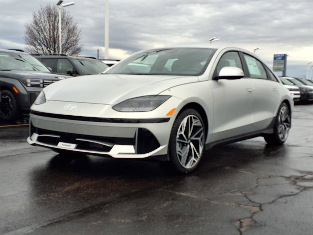 2025 Hyundai Ioniq 6 SEL photo 3