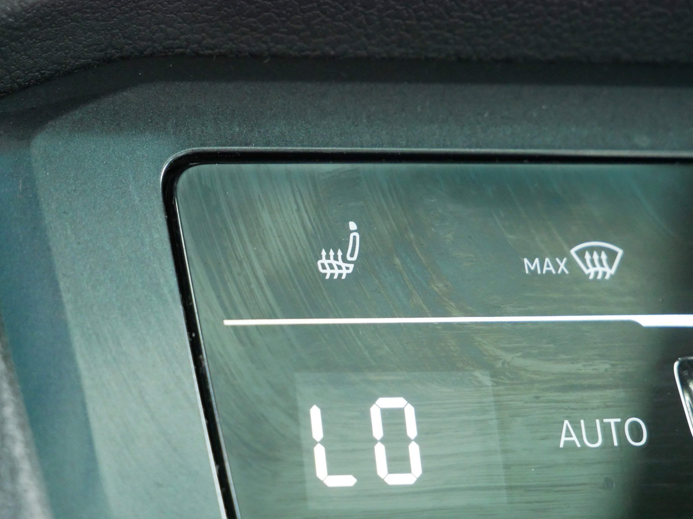 2022 Volkswagen Tiguan SE photo 29