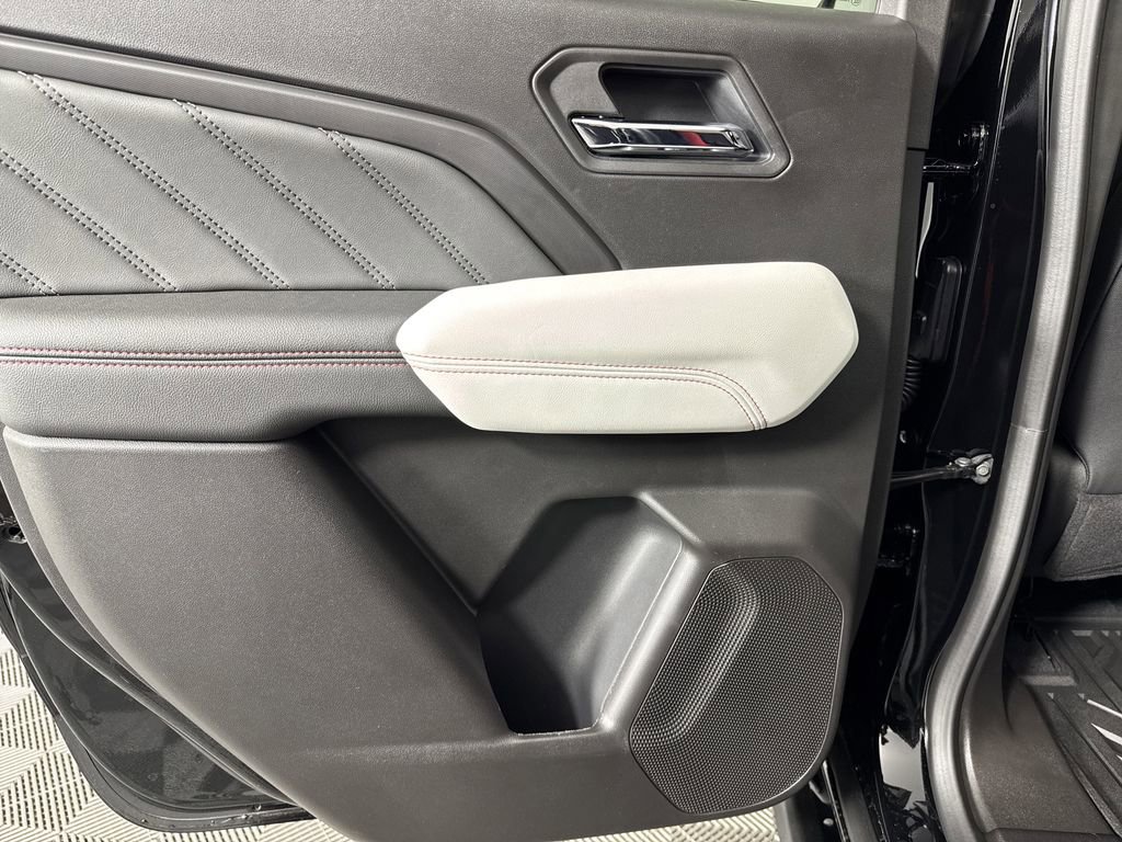 2025 Gmc Canyon AT4X photo 17
