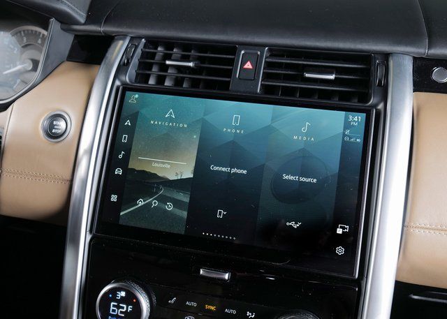 2023 Land Rover Discovery Metropolitan Edition photo 16