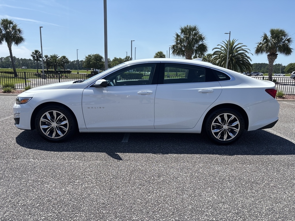 2023 Chevrolet Malibu 1LT photo 2