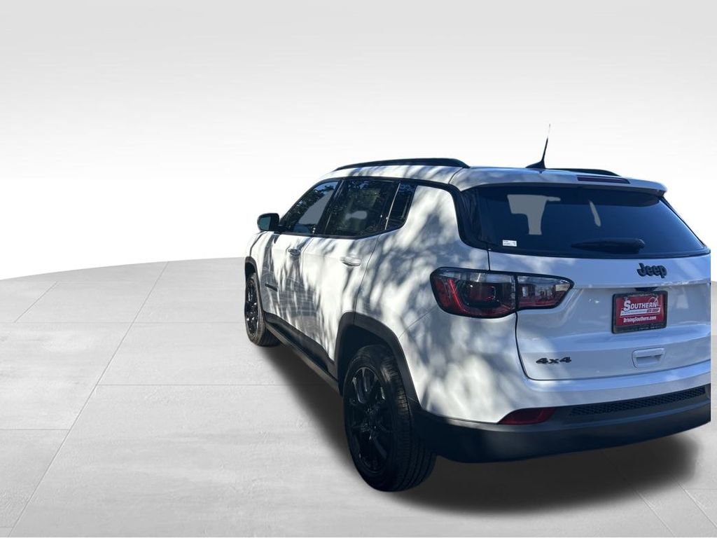 2026 Jeep Compass Latitude Altitude photo 4