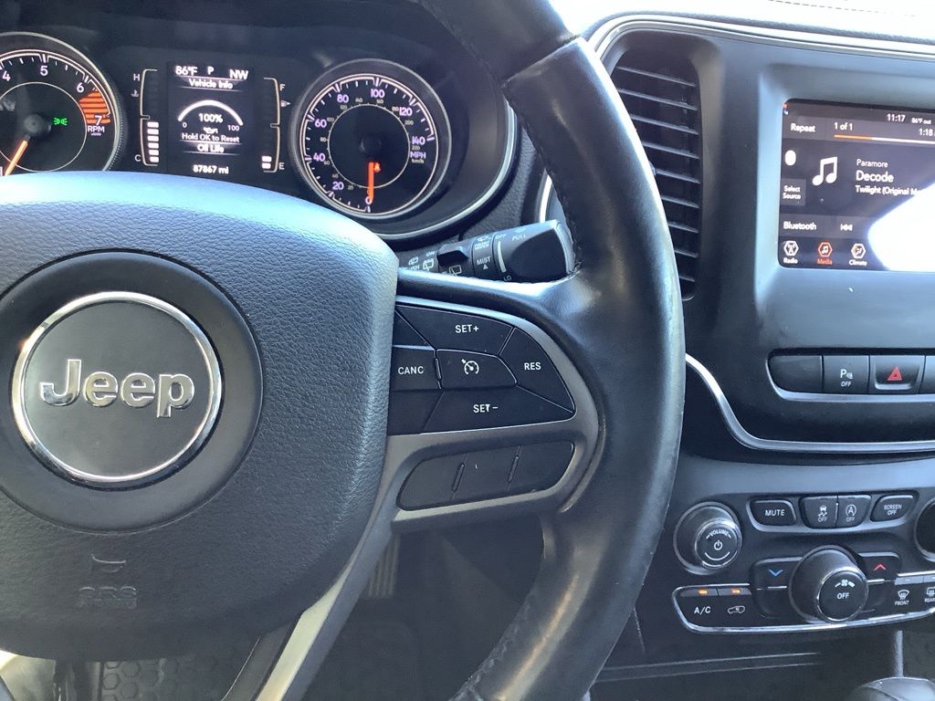2019 Jeep Cherokee Latitude photo 10