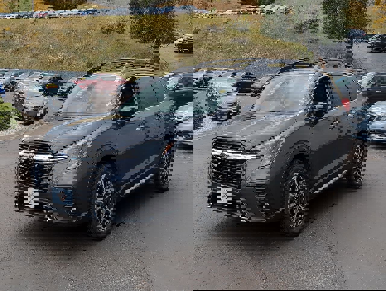 2024 Subaru Ascent Touring photo 3