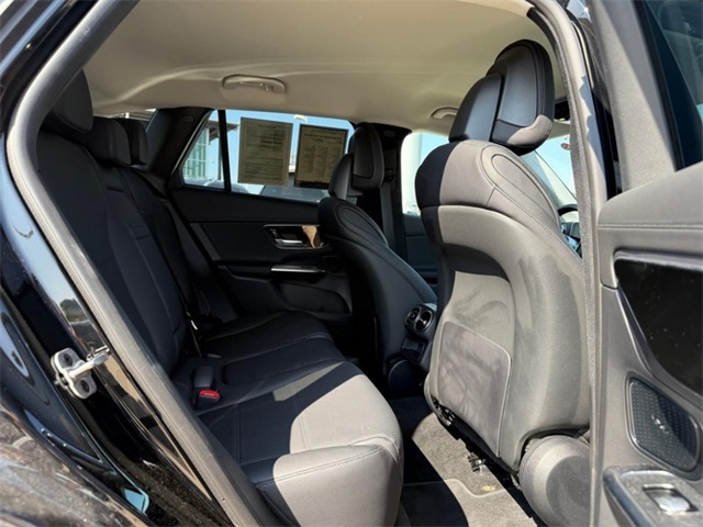 2025 Mercedes Benz GLC 350e 4MATIC photo 12