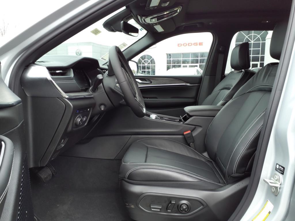 2024 Jeep Cherokee Overland 4xe photo 4