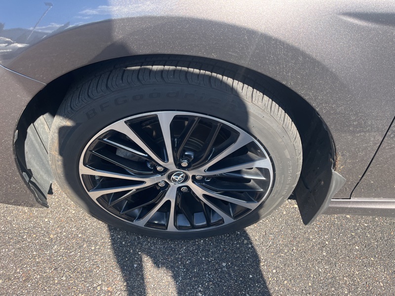2018 Toyota Camry LE photo 9