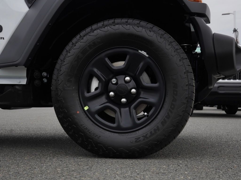 New 2026 Bright White Clear-Coat Exterior Paint Jeep Sport image 9