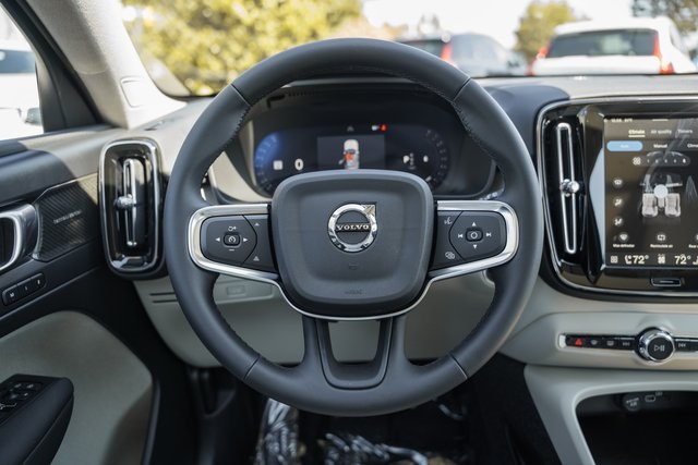 2026 Volvo XC40 Plus photo 26