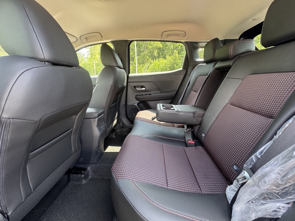 2025 Nissan Kicks SR photo 15
