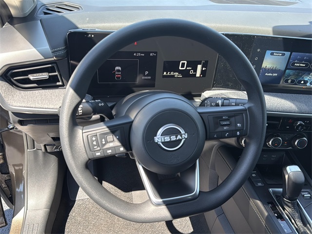 2025 Nissan Kicks SV photo 21
