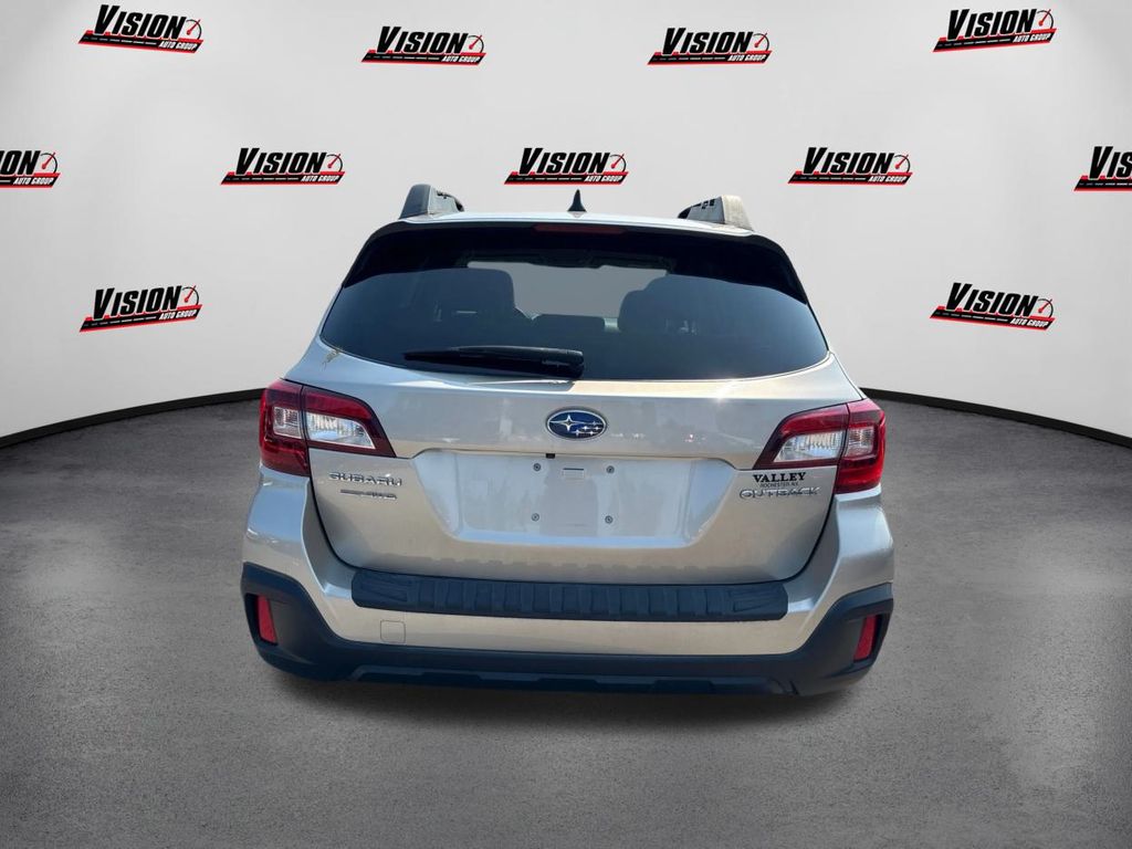 2019 Subaru Outback Premium photo 4