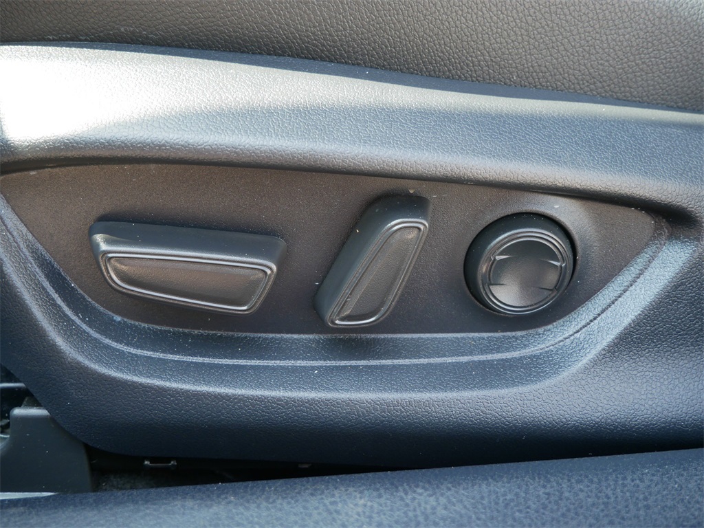 2025 Toyota Camry SE photo 20