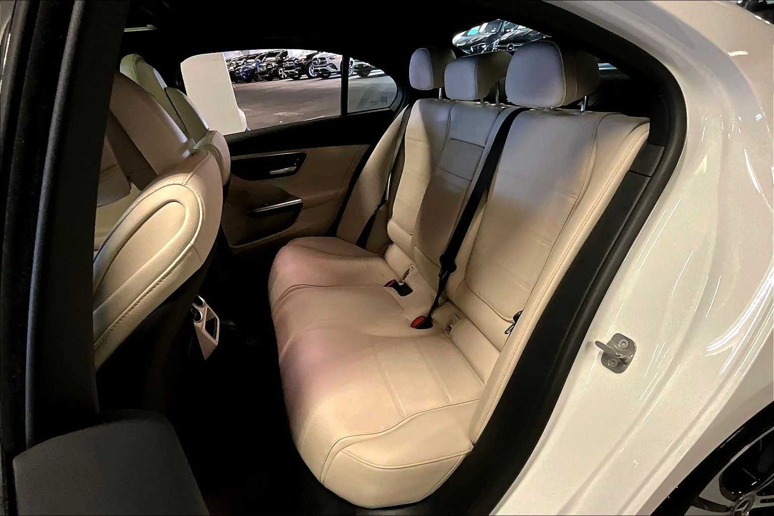 2024 Mercedes Benz C 300 photo 17