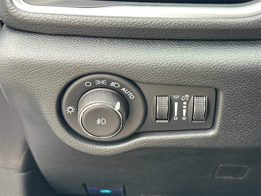 2025 Chrysler Pacifica Limited photo 27