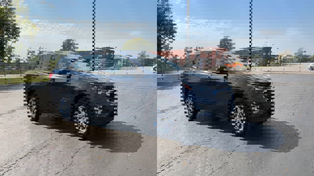 2018 Chevrolet Equinox LS photo 2