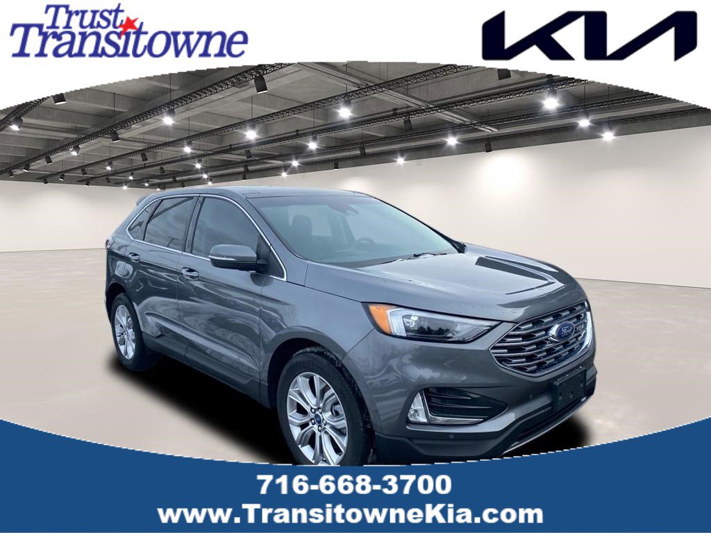 2022 Ford Edge Titanium's photo