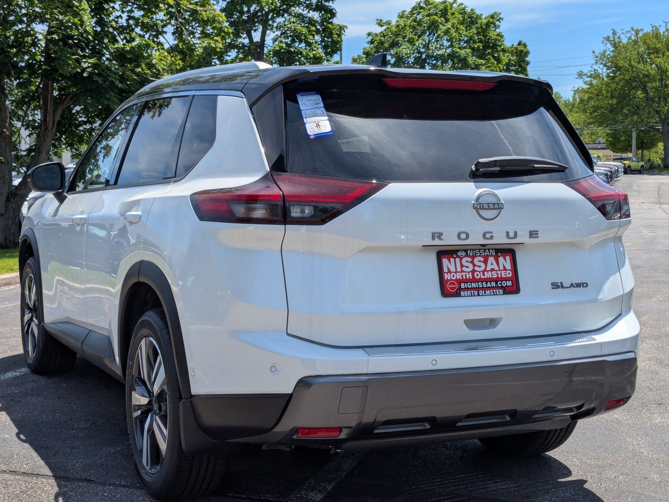 2025 Nissan Rogue SL photo 8
