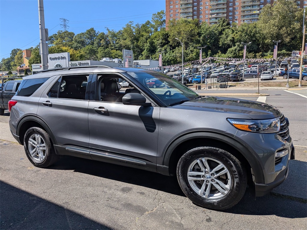 2021 Ford Explorer XLT photo 4