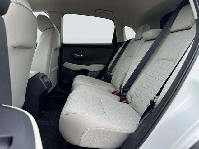 2026 Honda HR-V LX photo 14