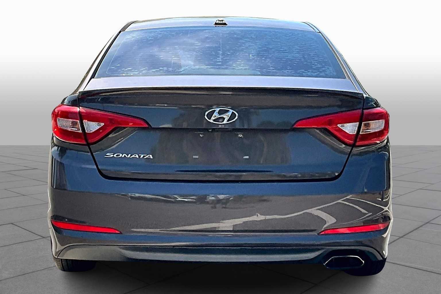 2016 Hyundai Sonata SE photo 4