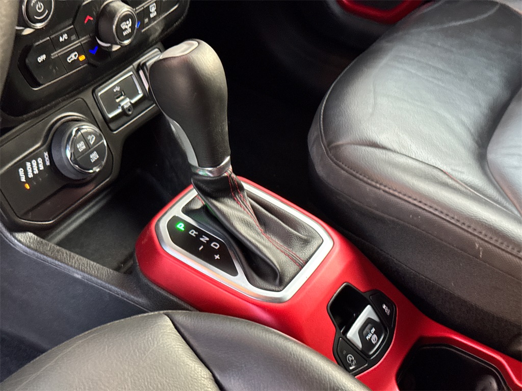 2022 Jeep Renegade Trailhawk photo 23