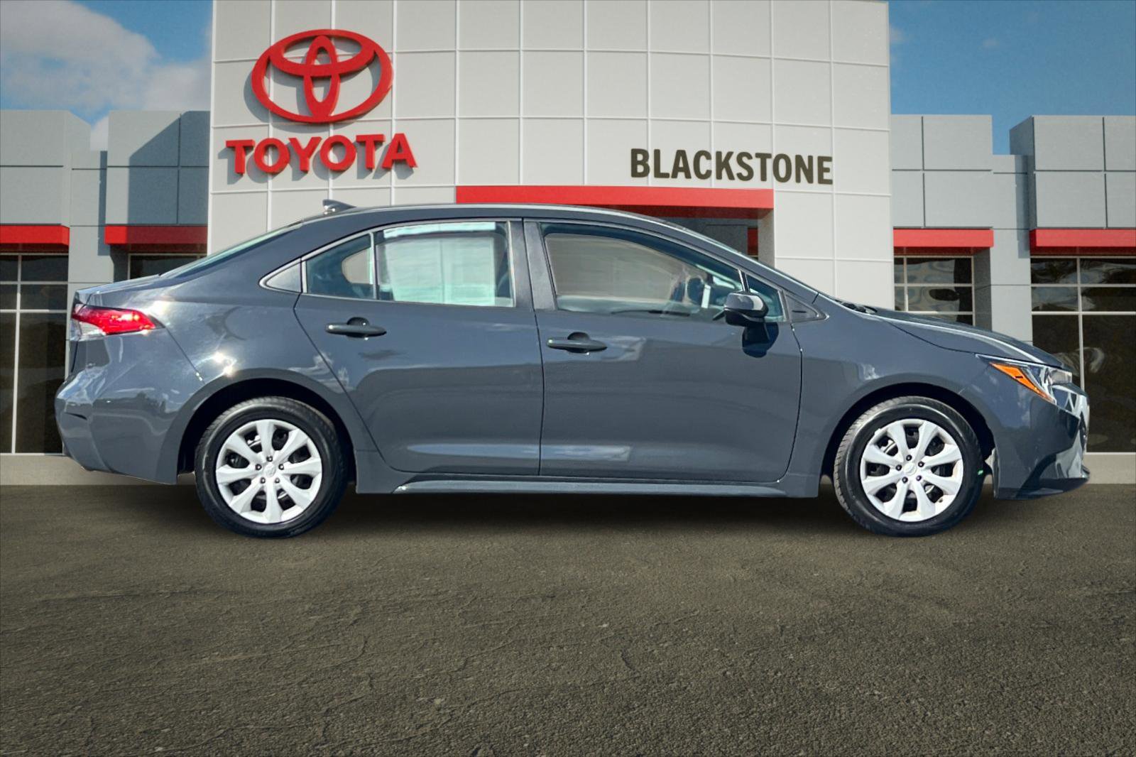 2024 Toyota Corolla LE photo 2