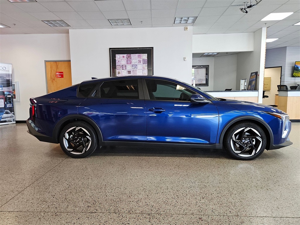 2025 Kia K4 EX photo 3