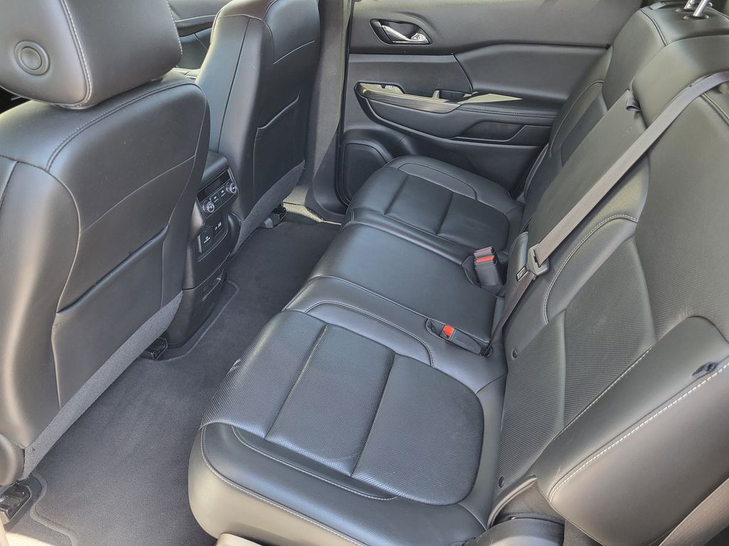 2023 Gmc Acadia SLT photo 16