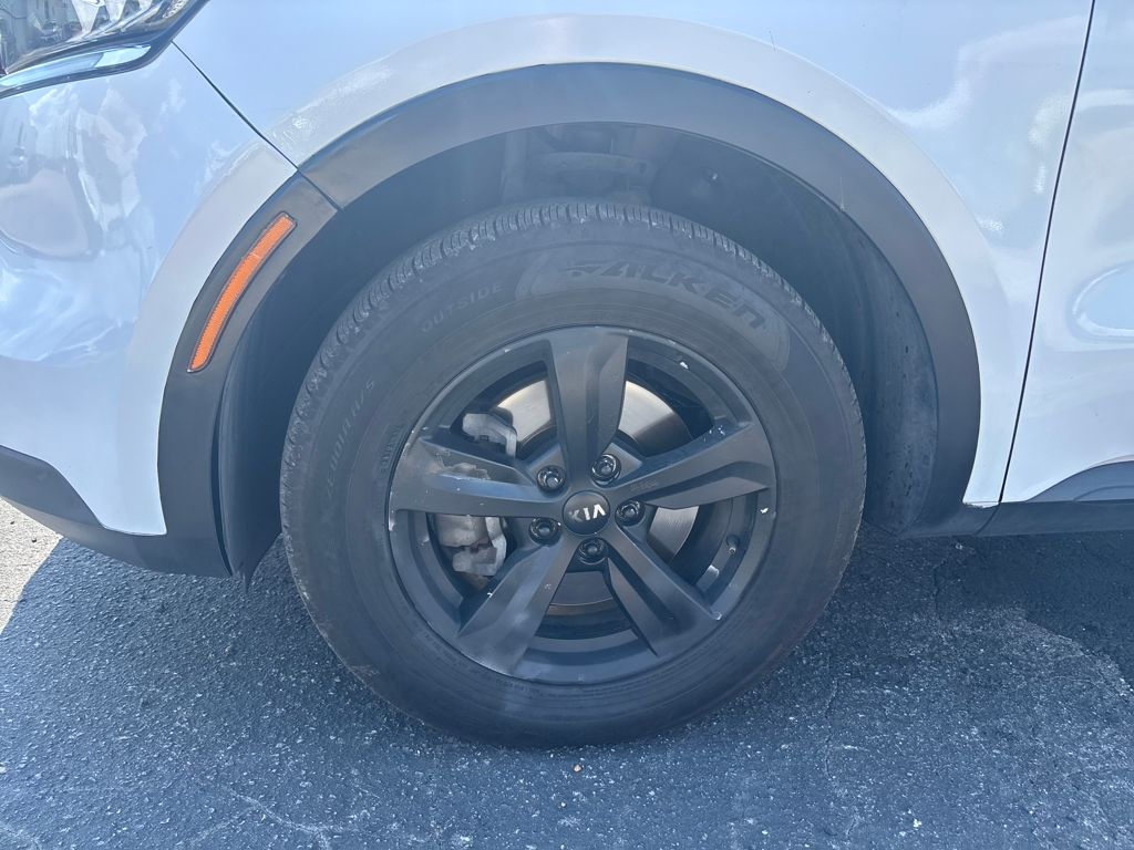 2021 Kia Sorento LX photo 12