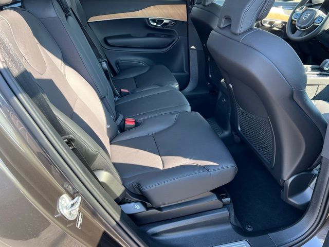 2025 Volvo XC90 T8 Core photo 27