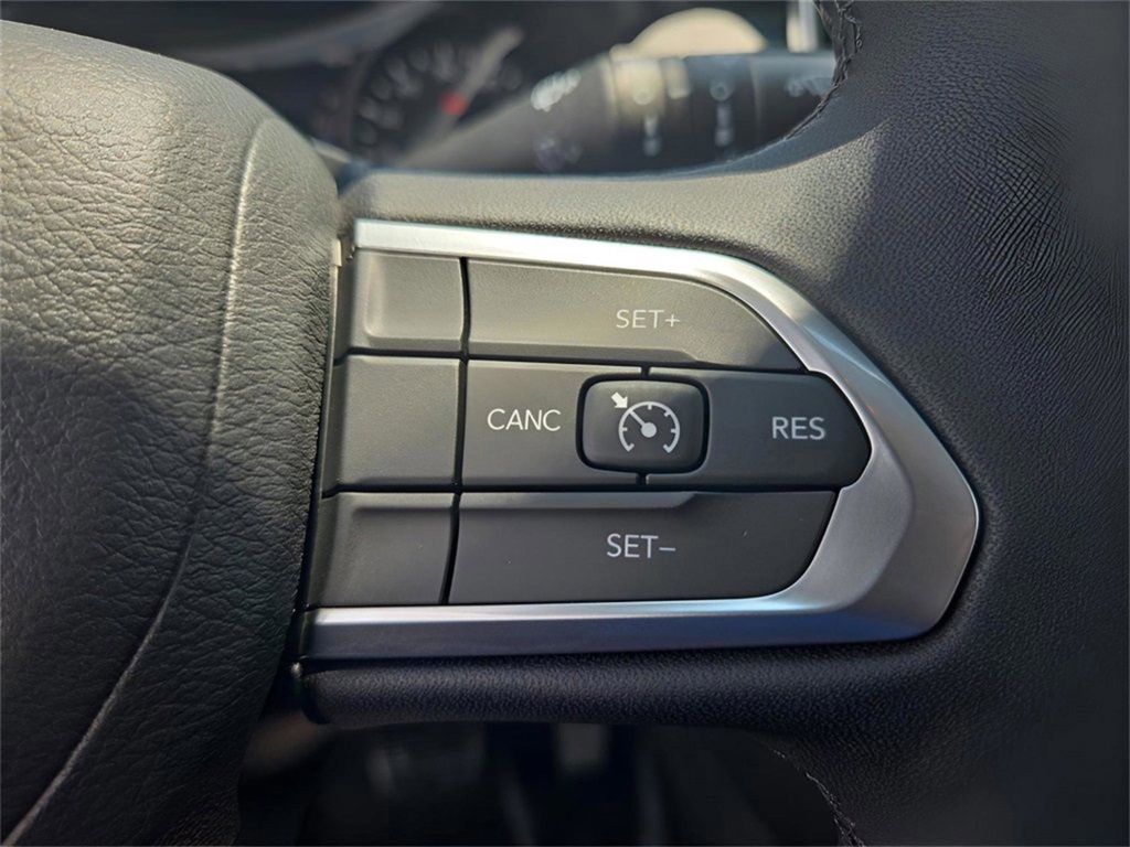 2025 Jeep Compass Latitude photo 25