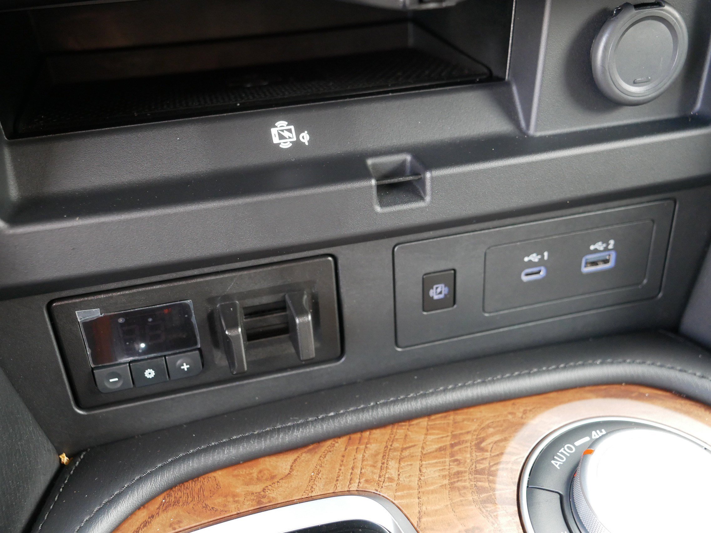 2024 Nissan Armada SL photo 33