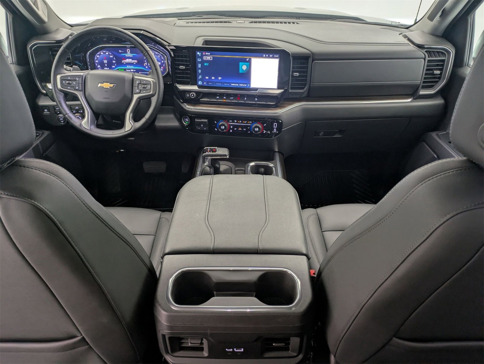 2025 Chevrolet Silverado 1500 LT photo 16