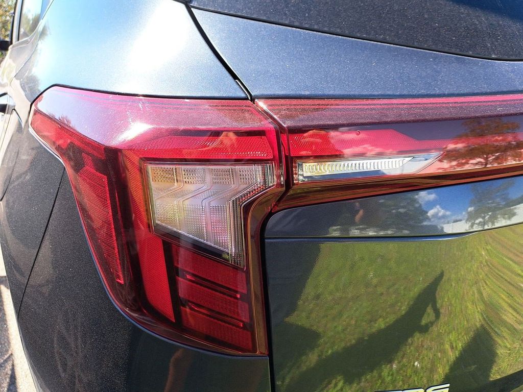 2024 Kia Seltos EX photo 11