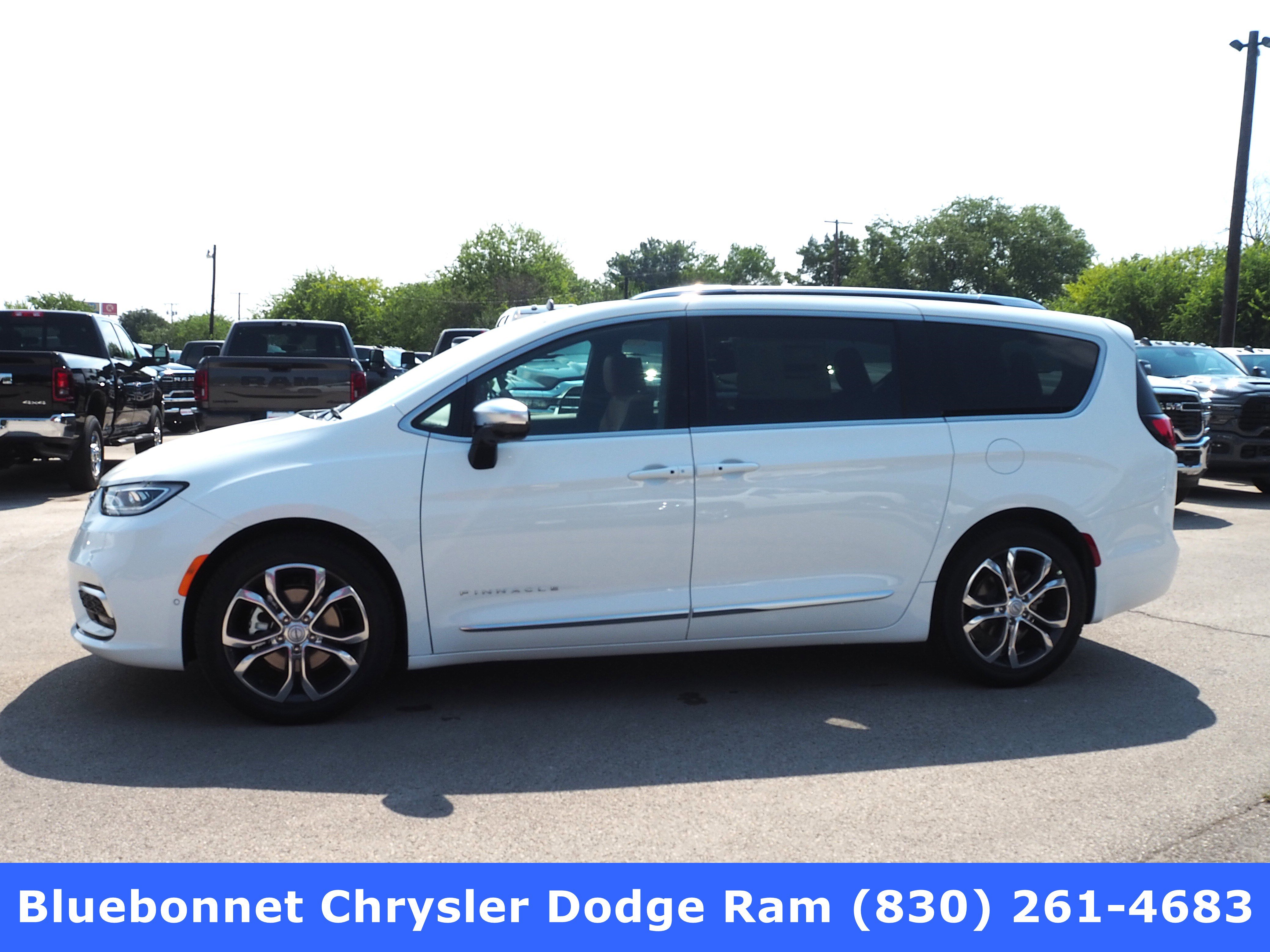 2026 Chrysler Pacifica Pinnacle's photo