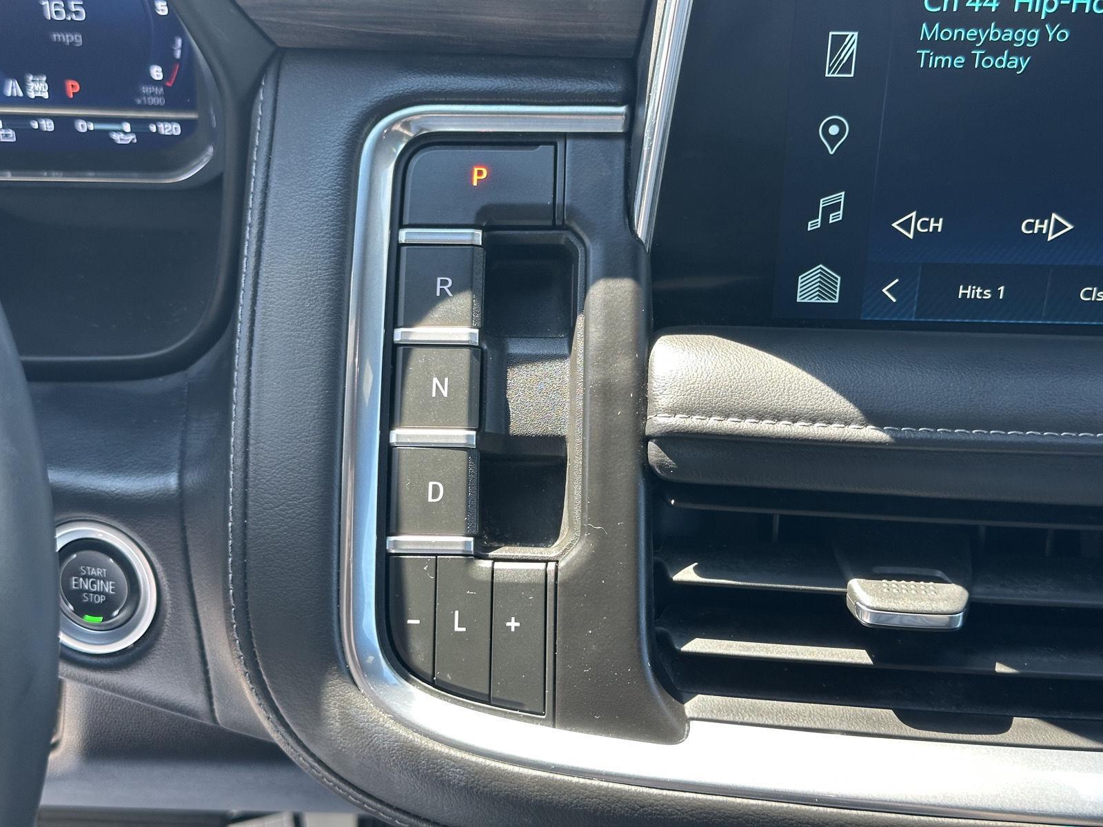 2024 Chevrolet Suburban LT photo 19
