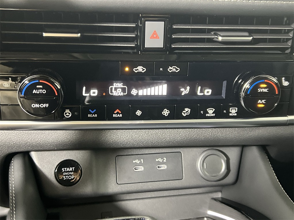 2026 Nissan Rogue Platinum photo 16