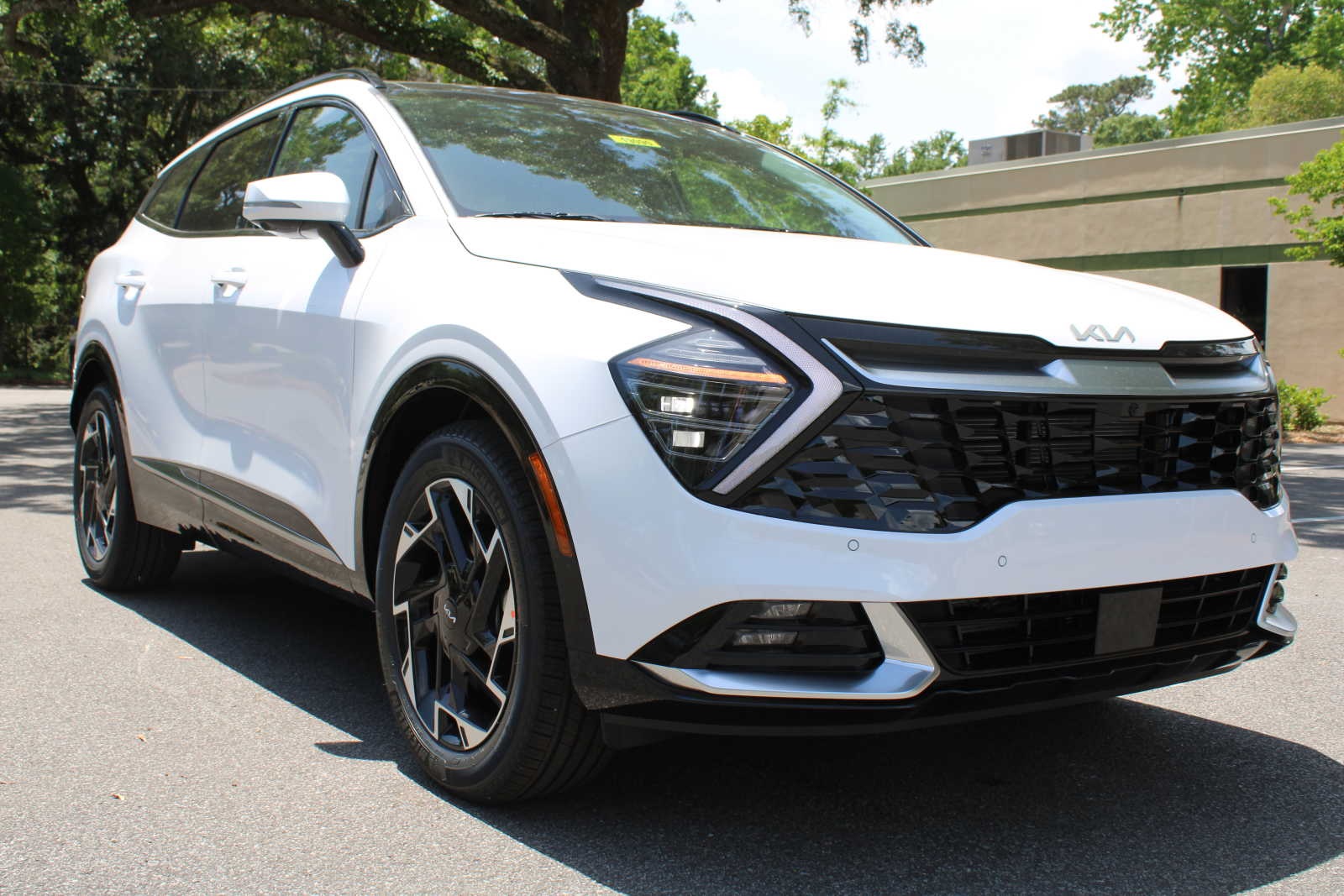 2024 Kia Sportage photo 2