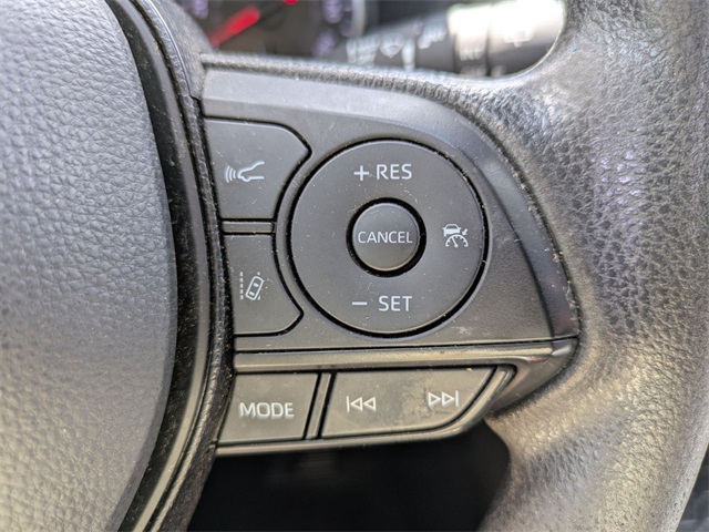 2021 Toyota RAV4 XLE photo 14