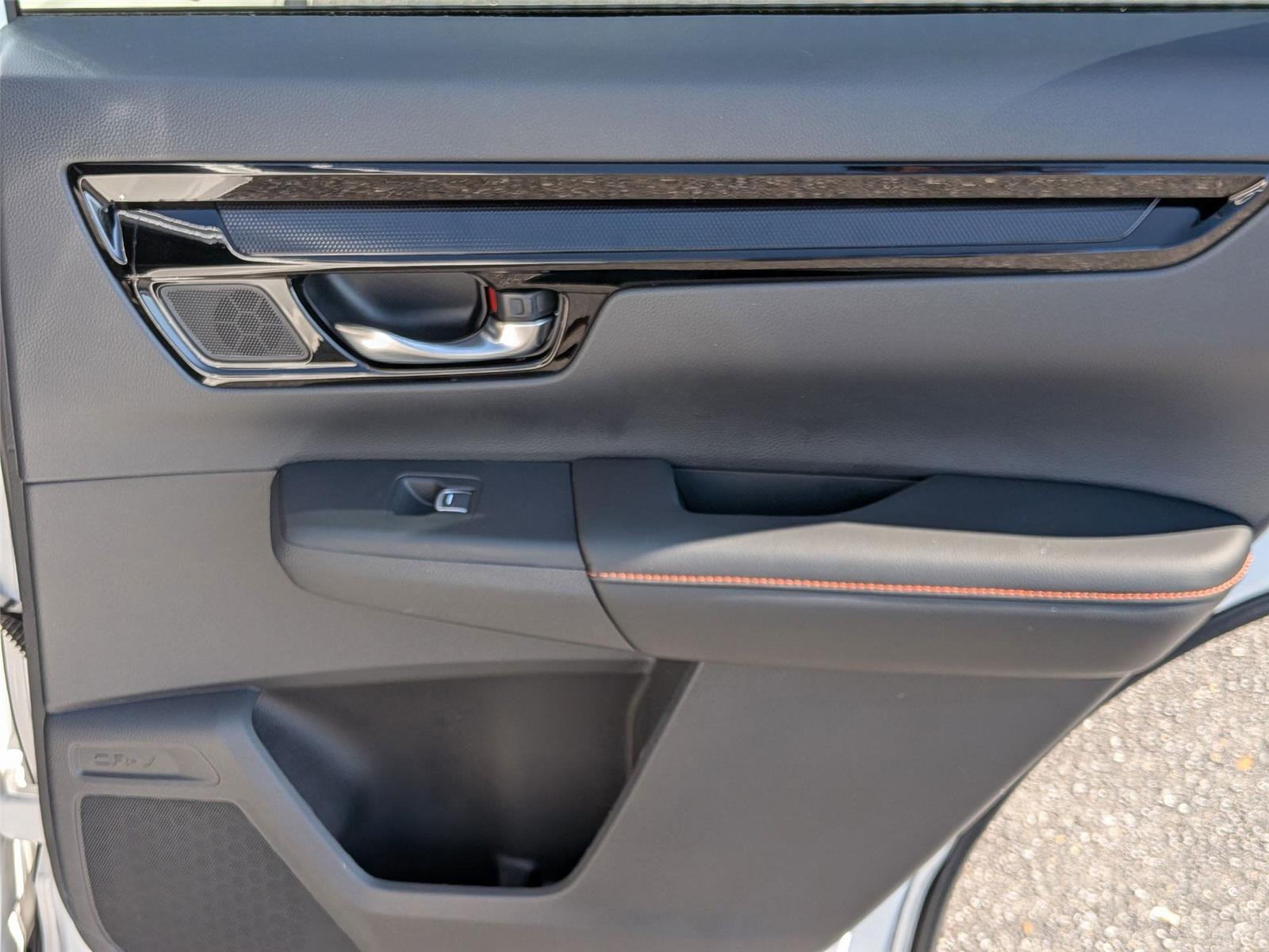 2025 Honda CR-V Hybrid Sport Touring photo 31