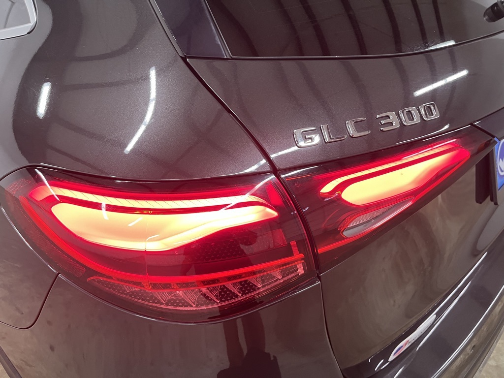 2024 Mercedes Benz GLC 300 photo 7