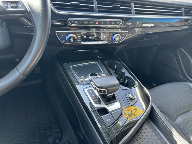 2019 Audi Q7 55 Prestige photo 23
