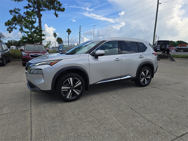 2023 Nissan Rogue SL photo 2