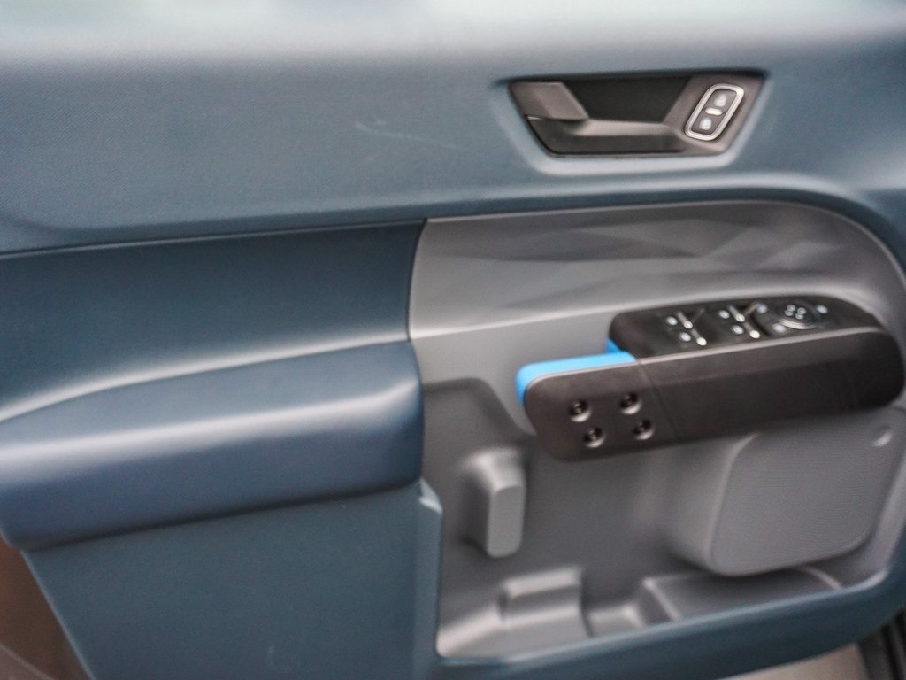 2025 Ford Maverick photo 18