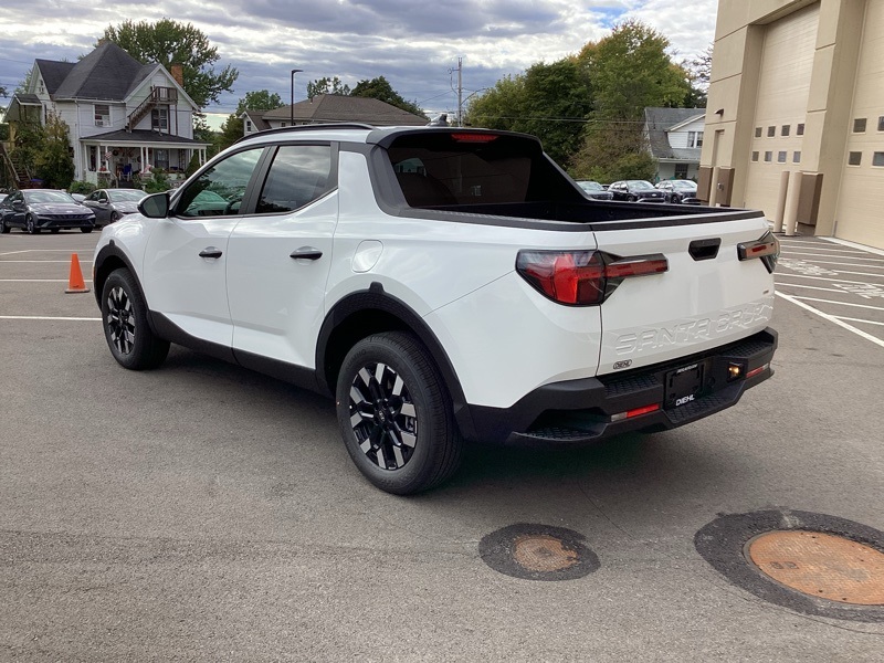 2026 Hyundai Santa Cruz SEL photo 2