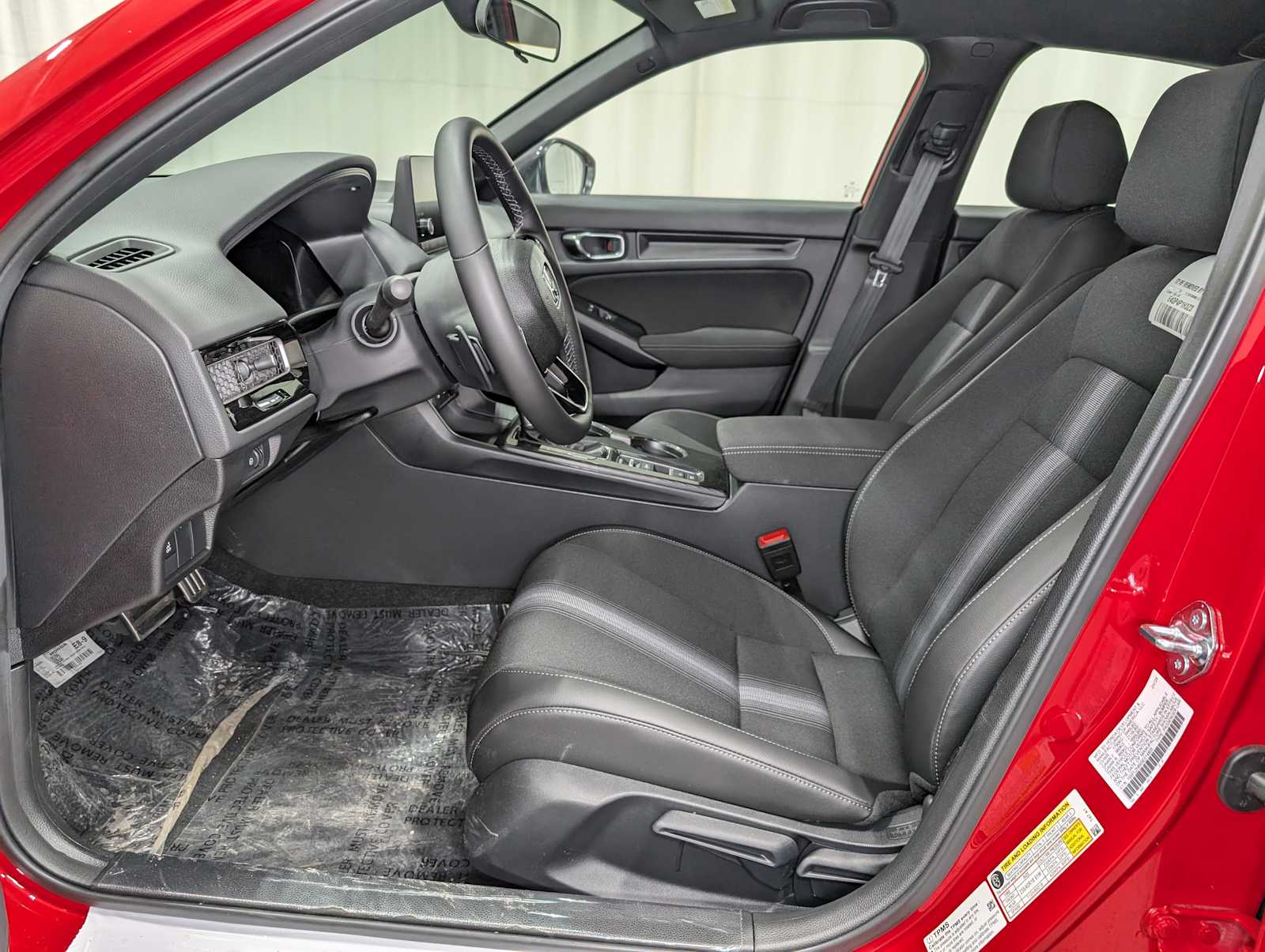 2025 Honda Civic Hatchback Sport photo 4