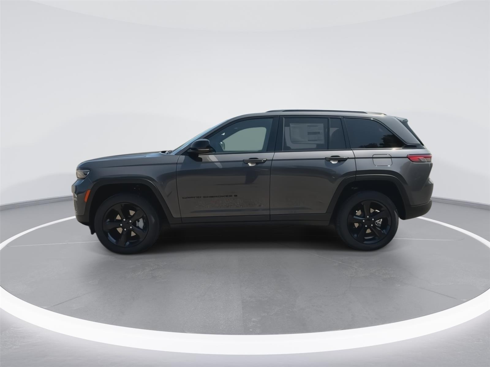 2025 Jeep Grand Cherokee Limited photo 5